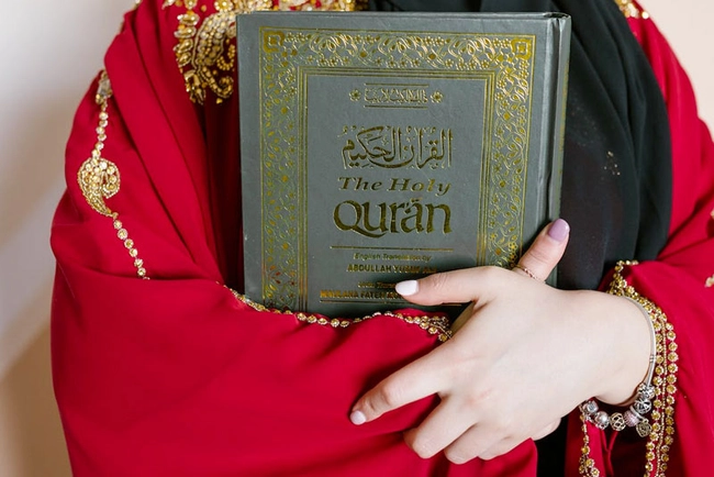Sisters' Quran Class
