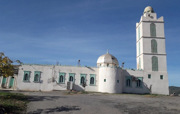 Abu Bakr Al-Siddiq Al-Qararib Mosque