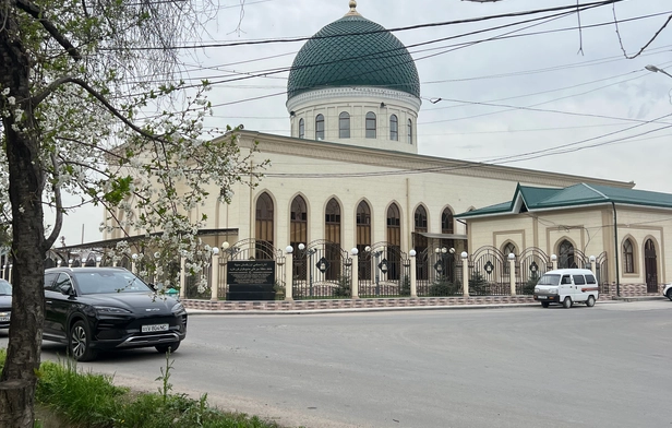 Qoshqorgon Mosque