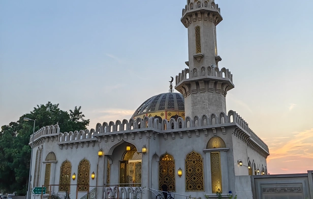 Eastern Al-Hawrah Cemetery Mosque