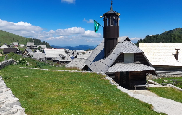 Prokos Lake Mosque