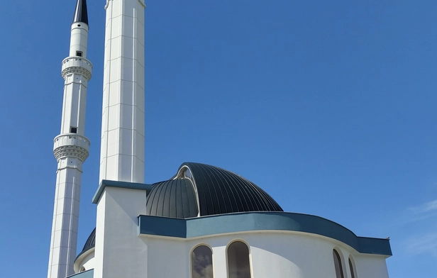 Kamez Mosque