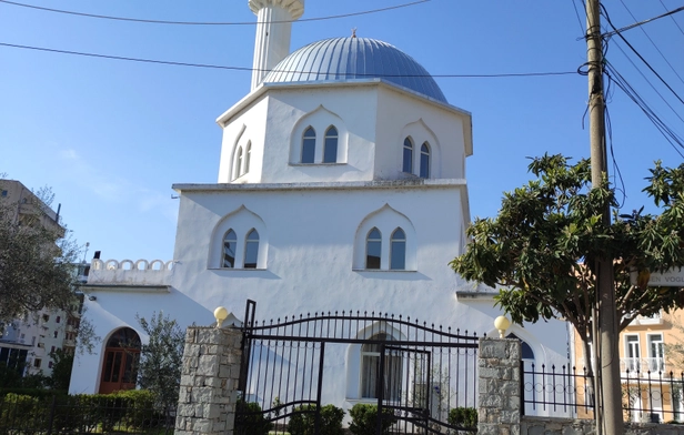 Lushnja Mosque