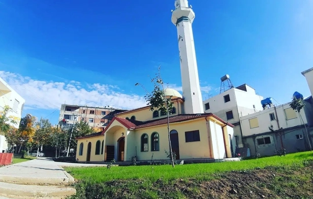 Roskovec Mosque