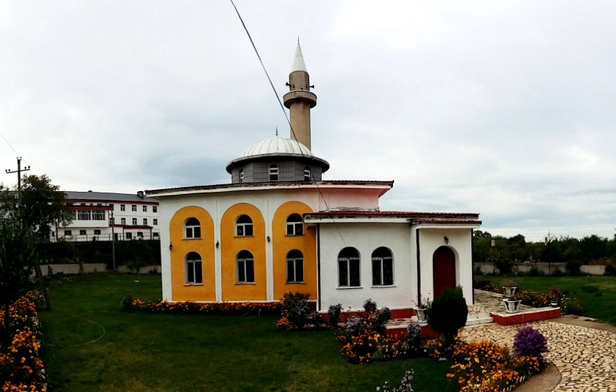 Puka Mosque