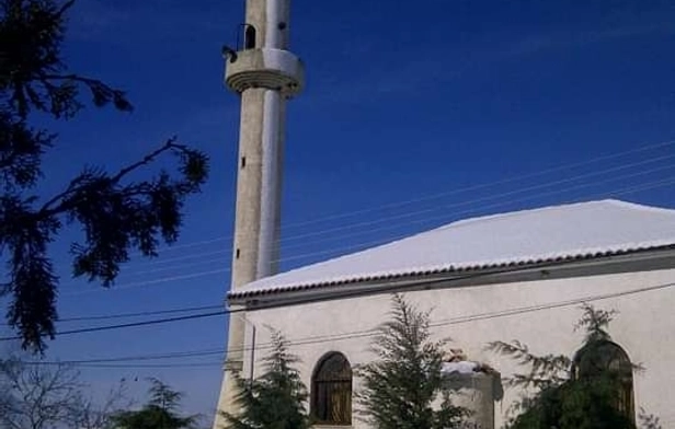 Tren Mosque