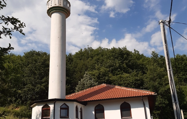 Lug Mosque
