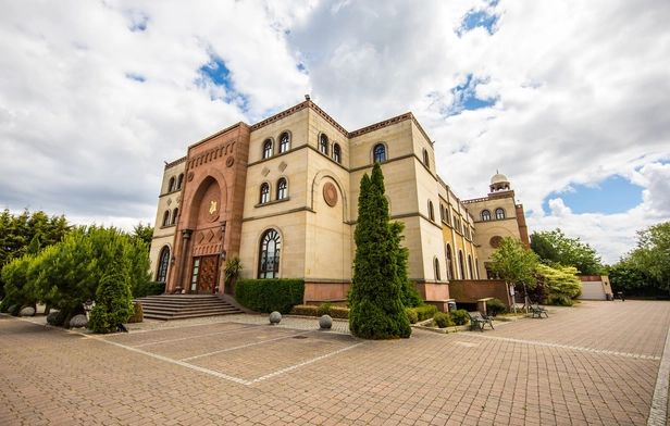 Mohammedi Park Masjid Complex