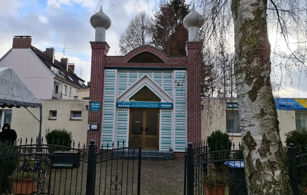 Fazl-E-Omar Mosque